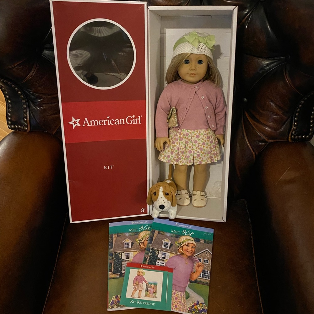 Kit Kittredge American Girl Doll + her dog & 2 books - excellent used condition